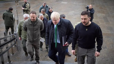 Eski İngiltere Başbakanı Johnson, Kiev'de Ukrayna lideri Zelenskiy ile görüştü