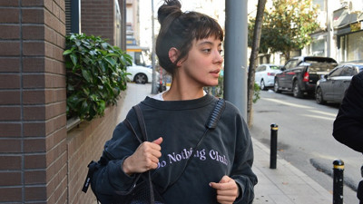 Selin Şekerci makyajsız görüntülendi! Sitem etti