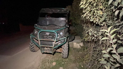 Köpeğe çarpmamak için manevra yapan otomobil kaza yaptı: 4 yaralı