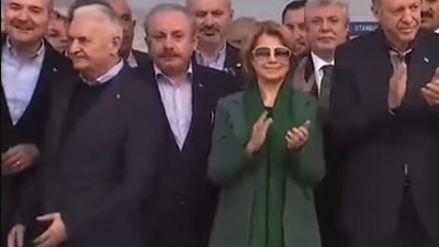 Erdoğan sağına Tansu Çilleri aldı Binali Yıldırım’ın tepkisi böyle oldu. İzleyin kendi gözlerinizle görün