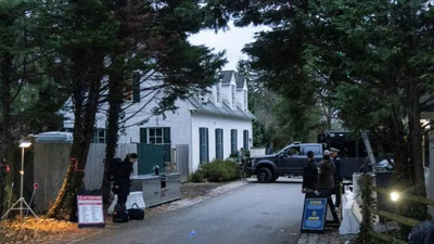 FBI ABD Başkanının evinde FBI arama yaptı. Türkiye'de milletvekilinin evinde suçlu olduğu halde polis kapıdan kovuldu