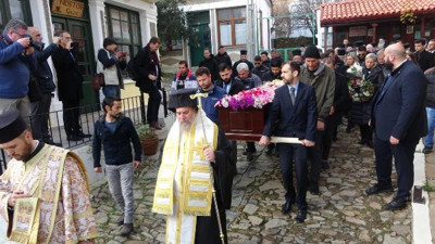 Fener Rum Patriği Bartholomeos'un ablası Gökçeda'da toprağa verildi