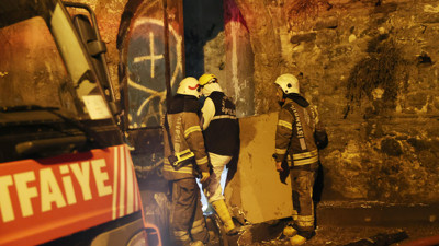 Beyoğlu'nda tarihi kilisede yangın: 1 ölü, 2 yaralı