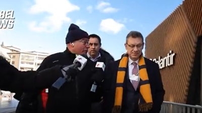 Bu soruları Türkiye’de yandaş gazeteciler soramaz. Demokrasilerde özgür medya böyle oluyor