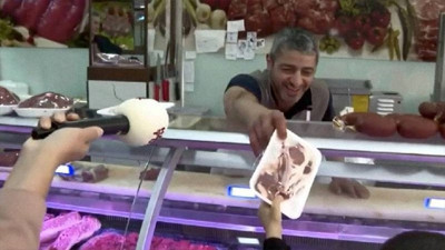 ‘Karneye et hediyesi’ haberini yapan gazeteci işten çıkarıldı