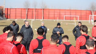 Mustafa Dalcı oyuncularını tebrik etti