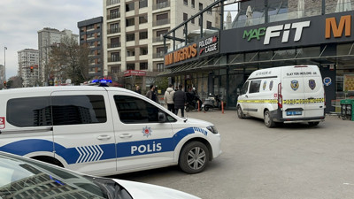 Kadıköy'de poligonda atış yaptığı silahla intihar girişiminde bulundu