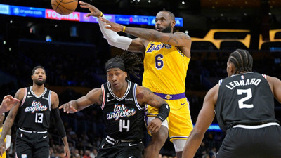 Los Angeles derbisinde gülen Clippers: Lebron James çifte rekor kırdı