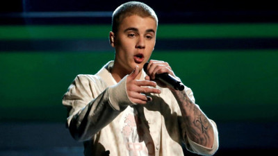Justin Bieber müzik kariyerini 200 milyon dolara sattı