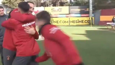 Galatasaray antrenmanında olay hareket. Mertens takım arkadaşına öyle bir hareket yaptı ki