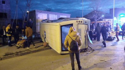Kırklareli’nde halk otobüsü ile otomobil çarpıştı 7 yaralı