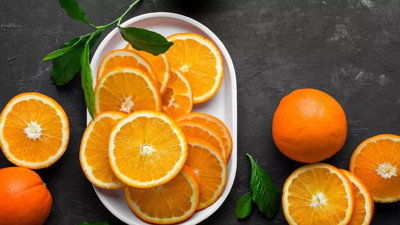 Portakal ve mandalinayı sakın böyle tüketmeyin. Mideyi alt üst ediyor