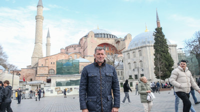 İstanbul'a geldi. Galatasaray'ın eski hocasından flaş açıklamalar