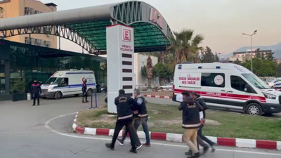 Hatay'da uyuşturucu satıcısı 2 şüpheli yakalandı (27 Ocak 2023)