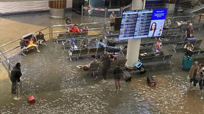 Havalimanını su bastı. Havası gitti limanı kaldı