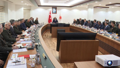 Bakan Akar ve beraberindeki TSK komuta kademesi MSÜ'de