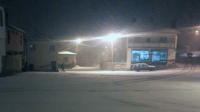 Afyonkarahisar'ın yüksek kesimlerinde kar yağışı