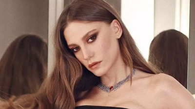 Serenay Sarıkaya'dan 'Şahmaran' tarzı kutlama