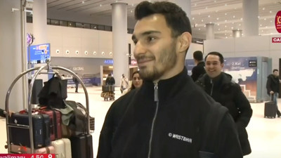 Havalimanında ilk kez konuştu. Galatasaray'ın yeni transferi Kaan Ayhan İstanbul'a geldi