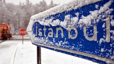 İstanbul’a mevsimin ilk karı düştü. 'Yağmaz yağmaz' dediler kapıya dayandı