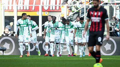Milan'a Sassuolo'dan ağır darbe. Fark yedi
