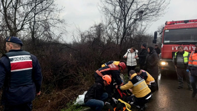 Otomobil şarampole yuvarlandı: 3 yaralı