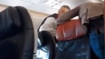 Canan Kaftancıoğlu uçakta fenalaşan yolcuya müdahale etti