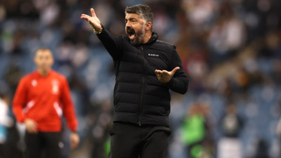 Valencia Gattuso'yu gönderdi