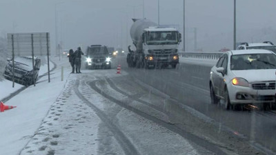 İstanbul Havalimanı'na gidecekseniz zincir, takoz vs bulundurun. O yol çile yolu. Kar yağdı yine felç oldu