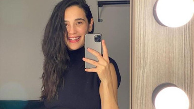 Funda Eryiğit'ten hamilelik pozu. Bebeğin cinsiyeti belli oldu