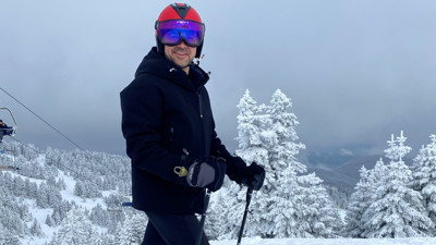 Engin Altan Düzyatan kayak sezonunu açtı. Set ara verince tatile çıktı