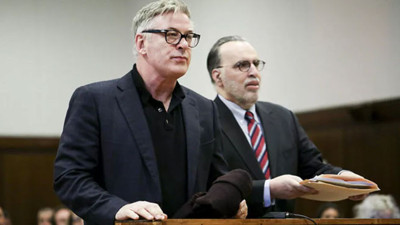 Mahkemeden Alec Baldwin'e 'kasıtsız adam öldürmek' suçlaması