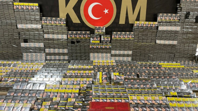 Tırlarda kaçak sigara ele geçirildi