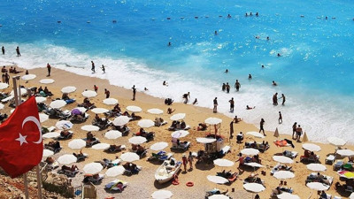 TL feci şekilde değer kaybettirilince Türkiye turist rekoru kırdı. Hangi ülkenin insanları ceplerinde Eurolarla Türkiye'yi gezdi