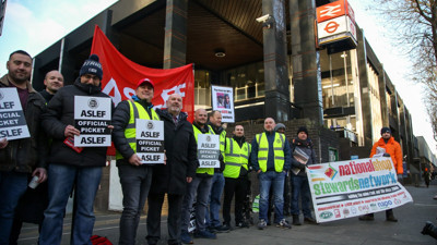 İngiltere son 10 yılın en büyük grevine sahne oluyor