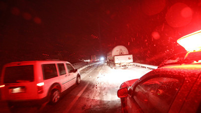 Malatya-Sivas kara yolu kar ve tipi nedeniyle tek yönlü ulaşıma kapatıldı