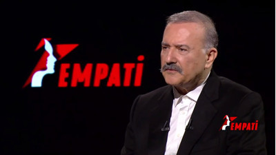 Ünlü yazar Murathan Mungan'dan yürek burkan itiraf. “Öz annemi 17 yaşımda gördüm”