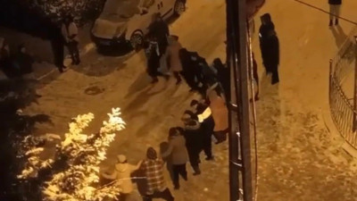 Ankara’da kar yağışı halayla kutlandı