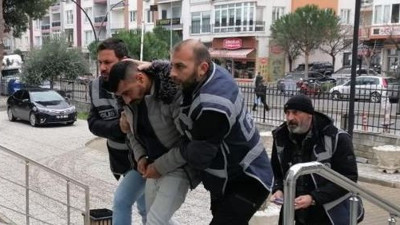 Boşandığı karısını öldürdü