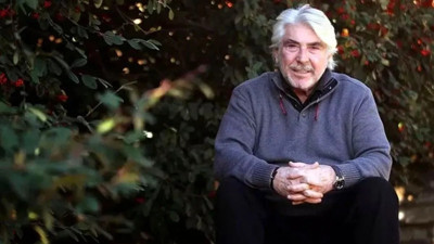 Erdal Özyağcılar dijital platformda yayınlanan dizileri topa tuttu. Şahmaran da nasibini aldı