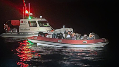 Yunanlıların ölüme ittiği 13 düzensiz göçmen kurtarıldı