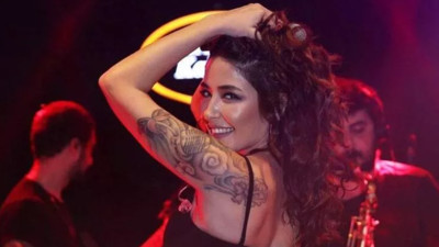 Melek Mosso'nun estetikli bölgesini duyanlar şaştı kaldı