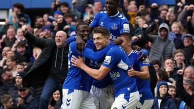 Everton'dan Arsenal'i evinde mağlup etti. 13 hafta sonra puan kaybetti