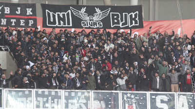 Beşiktaş tribününden 'Yönetim istifa' sesleri