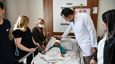 Beyin sapına yerleştirilen implantla duyacak