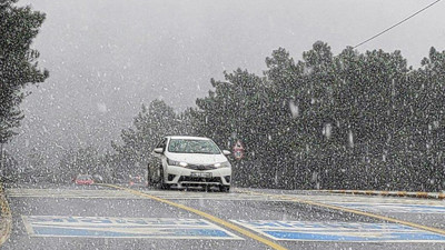 İstanbul Valiliği saat vererek kar uyarısı yaptı: Zorunlu olmadıkça trafiğe çıkmayın