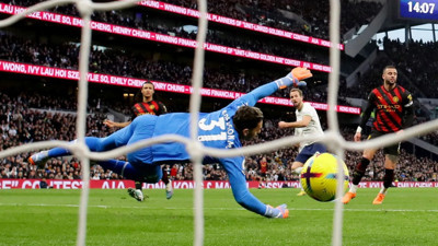 Tottenham Manchester City'i devirdi, Harry Kane tarihe geçti