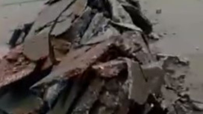 Hatay Havalimanı pisti yıkıldı