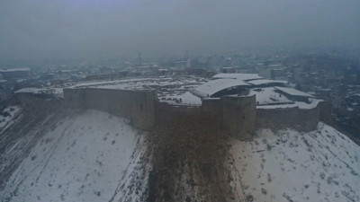 Tarihi Gaziantep Kalesi de depremde yıkıldı