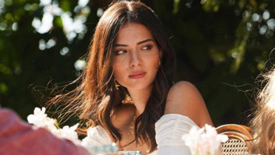 Oyuncu Melisa Aslı Pamuk'tan yardım çağrısı: Anneannem ve teyzem binada mahsur kaldı